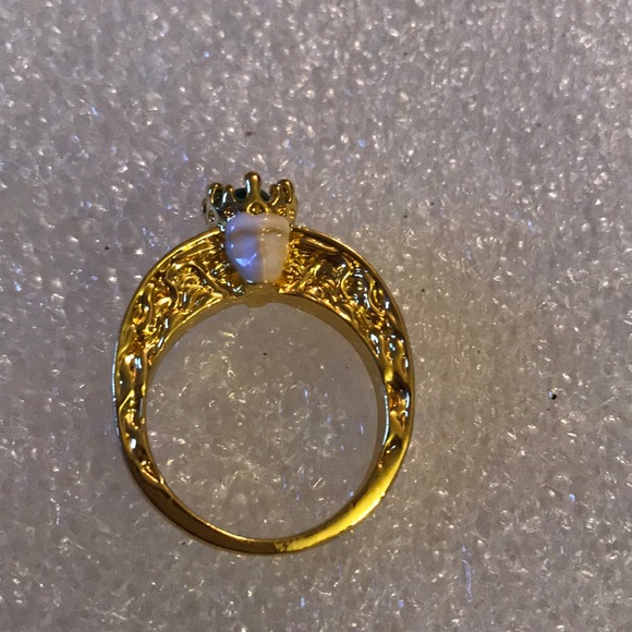 Asian gold plated ring - Picture 3 of 5